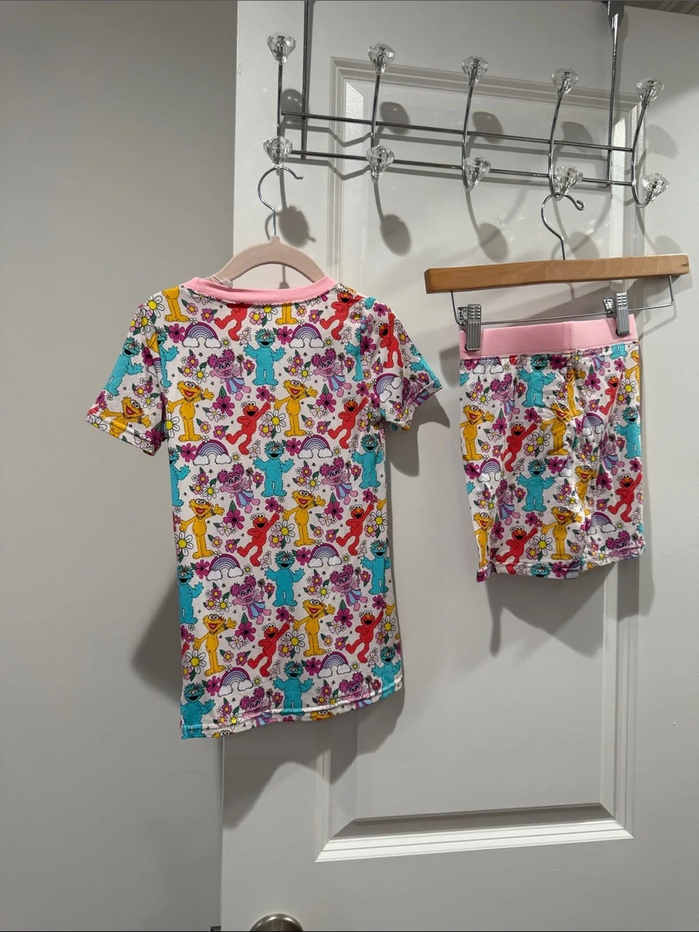 Little Glow Kids bamboo Sesame Street shorts pajama set size 5/6 NWT